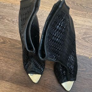 Schultz #Schutz peep toe bootie